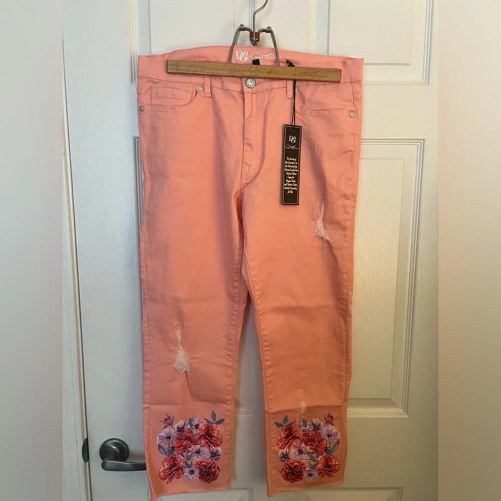 Any 3DG2 at $28 w/$4.99 shipping DIANE GILMAN DISTRESSED FLORAL ANKLE JEANS NWTS - Picture 3 of 10